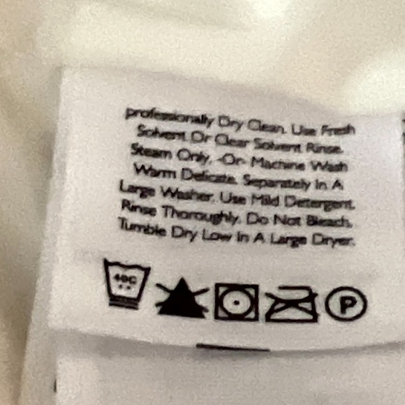 100% silk sleeveless blouse Cream with tan flowers size large - Picture 4 of 4